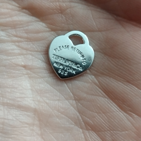 Tiffany Small Heart Pendant - Picture 3 of 3